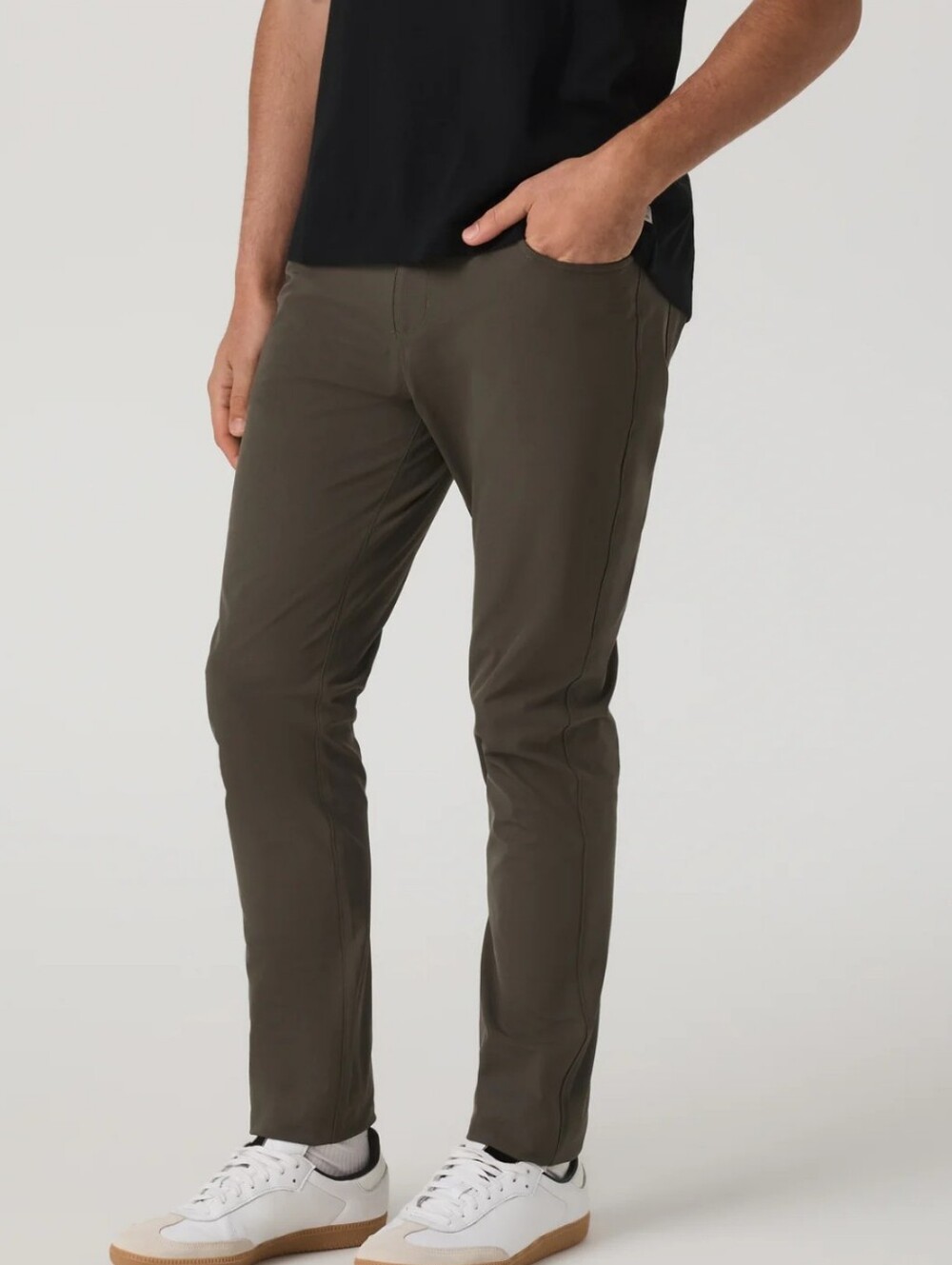 Vuori Meta Pant Athletic Slim Fit In Dark Oregano